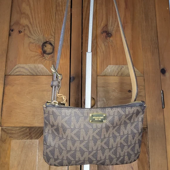 Michael Kors Belt Bag - Picture 3 of 13